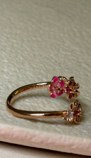 Bague Florale Délicate Avec Zircon Rose Et Blanc