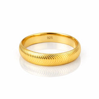 Bague Ondulation – Un Relief Subtil en Mouvement