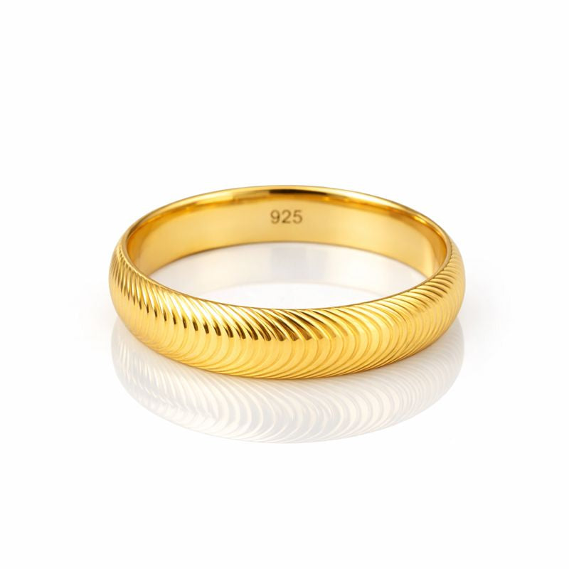 Bague Ondulation – Un Relief Subtil en Mouvement