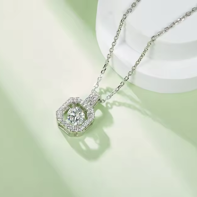 Collier Dansant - L'art du bijou en mouvement